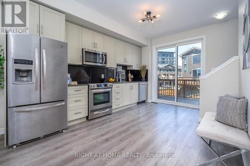 112 Hollywood Court, Cambridge, ON - Indoor Photo Showing Kitchen With Stainless Steel Kitchen