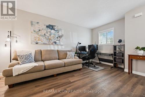 9D - 50 Howe Drive, Kitchener, ON - Indoor Photo Showing Living Room