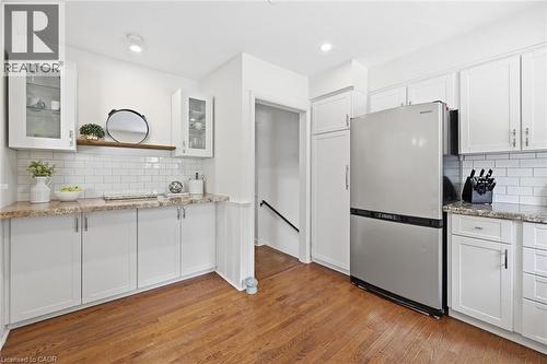 4065 Melba Lane, Burlington, ON - Indoor Photo Showing Kitchen