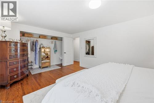 4065 Melba Lane, Burlington, ON - Indoor Photo Showing Bedroom