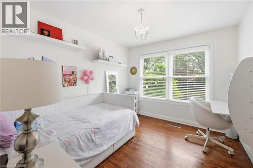 4065 Melba Lane, Burlington, ON - Indoor Photo Showing Bedroom