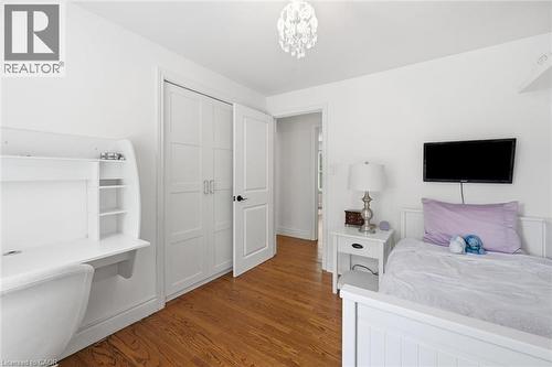 4065 Melba Lane, Burlington, ON - Indoor Photo Showing Bedroom