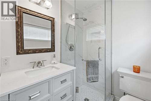 4065 Melba Lane, Burlington, ON - Indoor Photo Showing Bathroom