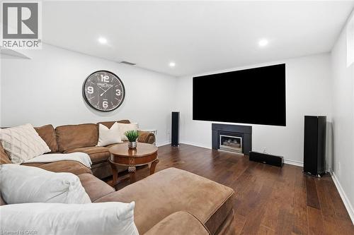 4065 Melba Lane, Burlington, ON - Indoor Photo Showing Living Room
