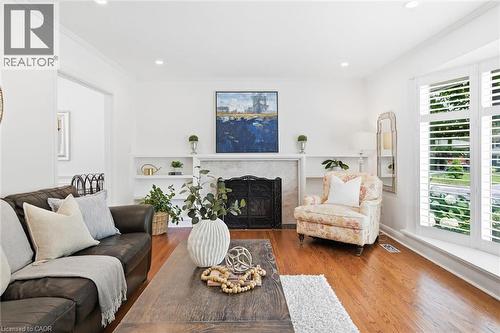 4065 Melba Lane, Burlington, ON - Indoor Photo Showing Living Room With Fireplace
