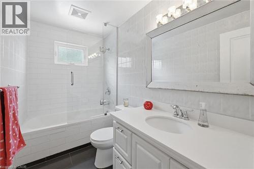 4065 Melba Lane, Burlington, ON - Indoor Photo Showing Bathroom