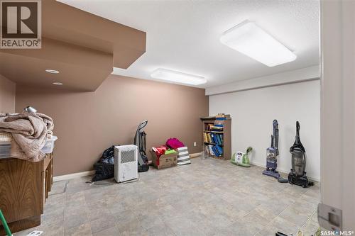 3147 Harding Street, Regina, SK - Indoor