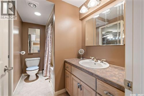 3147 Harding Street, Regina, SK - Indoor Photo Showing Bathroom