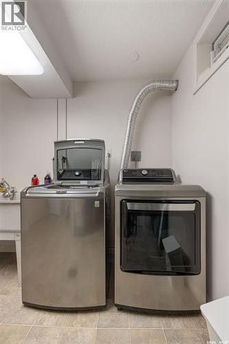 3147 Harding Street, Regina, SK - Indoor Photo Showing Laundry Room