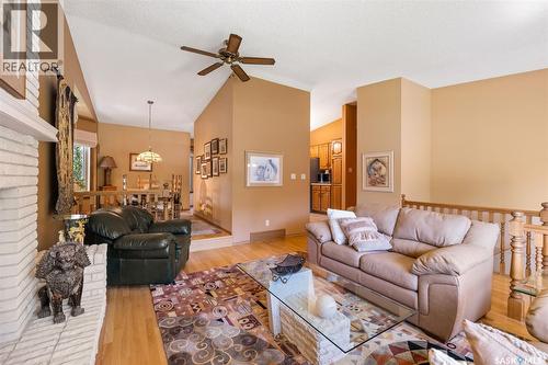 3147 Harding Street, Regina, SK - Indoor Photo Showing Living Room