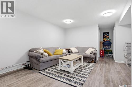 614 3Rd Avenue, Pilot Butte, SK - Indoor Photo Showing Living Room