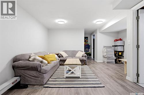 614 3Rd Avenue, Pilot Butte, SK - Indoor