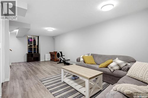 614 3Rd Avenue, Pilot Butte, SK - Indoor