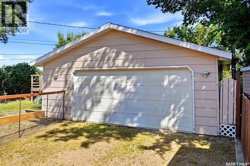 614 3Rd Avenue, Pilot Butte, SK - Outdoor