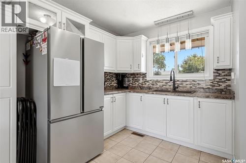614 3Rd Avenue, Pilot Butte, SK - Indoor Photo Showing Kitchen