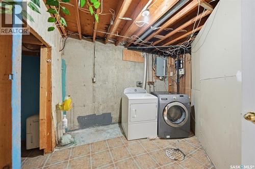 10 Dominion Crescent, Saskatoon, SK - Indoor Photo Showing Laundry Room