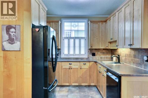 2834 Rae Street, Regina, SK - Indoor Photo Showing Kitchen