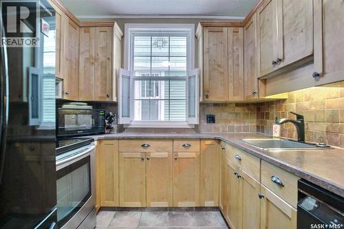 2834 Rae Street, Regina, SK - Indoor Photo Showing Kitchen