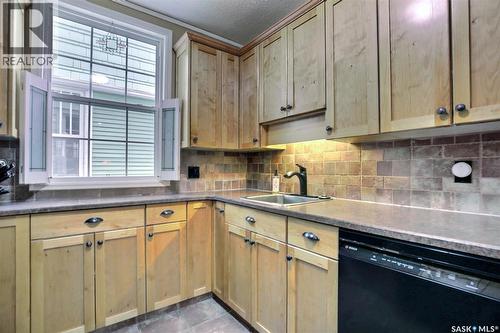 2834 Rae Street, Regina, SK - Indoor Photo Showing Kitchen
