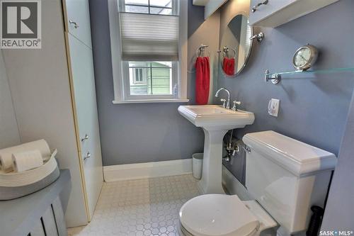 2834 Rae Street, Regina, SK - Indoor Photo Showing Bathroom