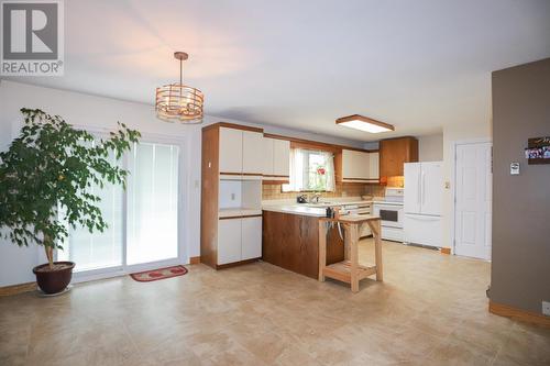 24 Granite St, Sault Ste. Marie, ON - Indoor Photo Showing Kitchen