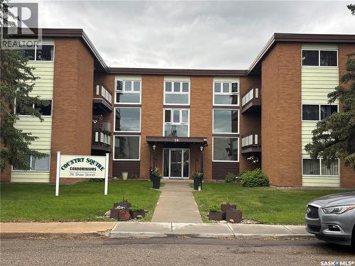 22 26 Shaw Street, Regina, SK - Outdoor With Facade