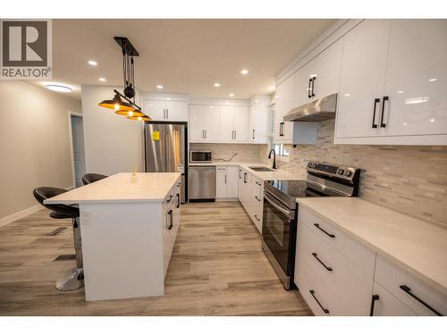 331 Killoren Crescent, Prince George, BC - Indoor Photo Showing Kitchen