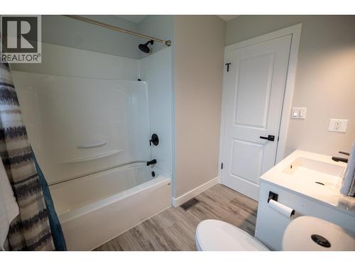 331 Killoren Crescent, Prince George, BC - Indoor Photo Showing Bathroom