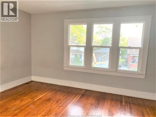 1076 Dougall, Windsor, ON - Indoor Photo Showing Other Room