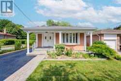 37 RAVENVIEW DRIVE  Toronto, ON M1E 3L9