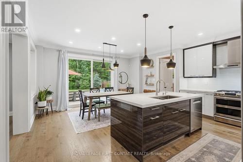 81 Trail Boulevard, Springwater, ON - Indoor Photo Showing Kitchen With Double Sink With Upgraded Kitchen
