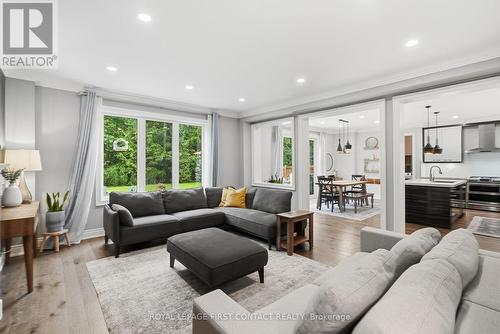 81 Trail Boulevard, Springwater, ON - Indoor Photo Showing Living Room