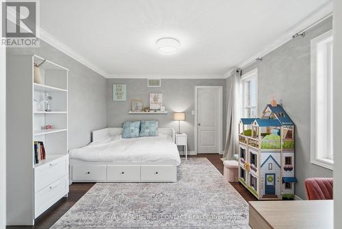 81 Trail Boulevard, Springwater, ON - Indoor Photo Showing Bedroom