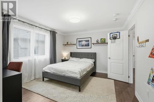 81 Trail Boulevard, Springwater, ON - Indoor Photo Showing Bedroom