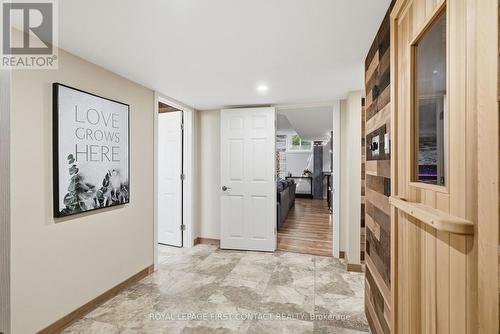 81 Trail Boulevard, Springwater, ON - Indoor Photo Showing Other Room