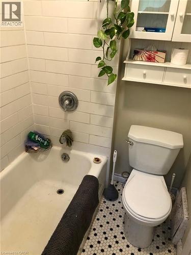 70 Belview Avenue Unit# 2, Hamilton, ON - Indoor Photo Showing Bathroom