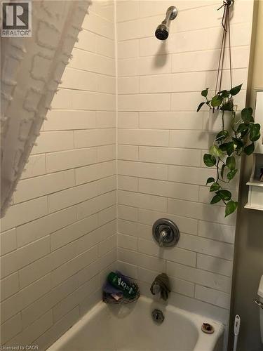 70 Belview Avenue Unit# 2, Hamilton, ON - Indoor Photo Showing Bathroom