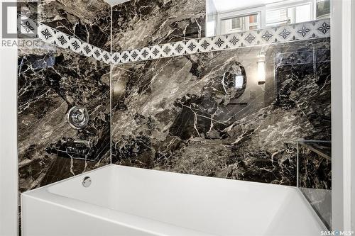 721 College Avenue, Regina, SK - Indoor Photo Showing Bathroom