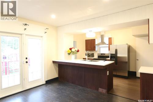 721 College Avenue, Regina, SK - Indoor Photo Showing Kitchen With Double Sink