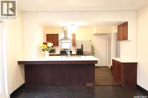 721 College Avenue, Regina, SK - Indoor Photo Showing Kitchen With Double Sink