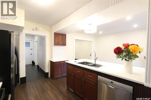 721 College Avenue, Regina, SK - Indoor Photo Showing Kitchen With Double Sink