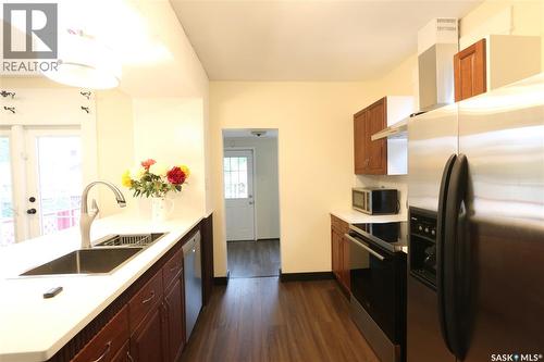 721 College Avenue, Regina, SK - Indoor Photo Showing Kitchen With Stainless Steel Kitchen With Upgraded Kitchen