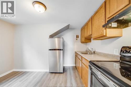 623 Edinborough, Windsor, ON - Indoor Photo Showing Kitchen