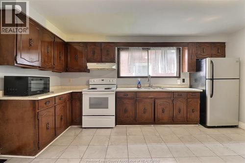 748 Pierre, Windsor, ON - Indoor Photo Showing Kitchen