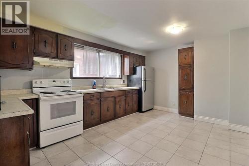 748 Pierre, Windsor, ON - Indoor Photo Showing Kitchen