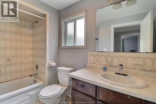 748 Pierre, Windsor, ON - Indoor Photo Showing Bathroom