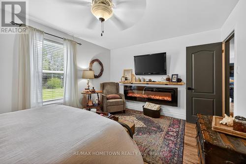 6244 Sixth Concession, Augusta, ON - Indoor Photo Showing Bedroom