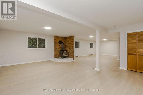 25 Albert Avenue, Tiny, ON - Indoor