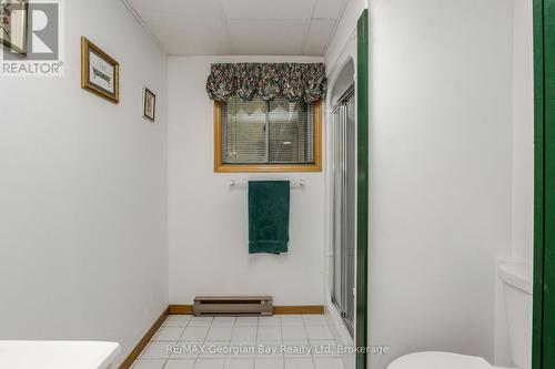 25 Albert Avenue, Tiny, ON - Indoor