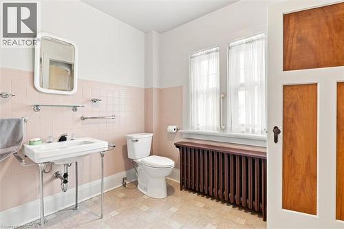 111 Filbert Street, Kitchener, ON - Indoor Photo Showing Bathroom